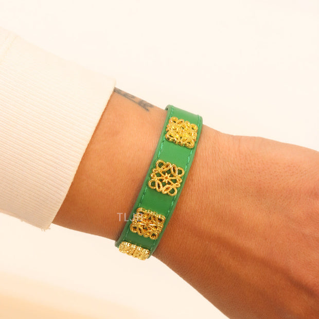 Alphabet L green leather bracelet