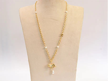 Lion and pearl drop link double C chain