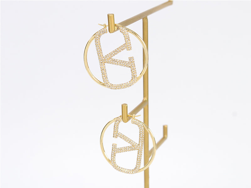 Alphabet V cz hoops