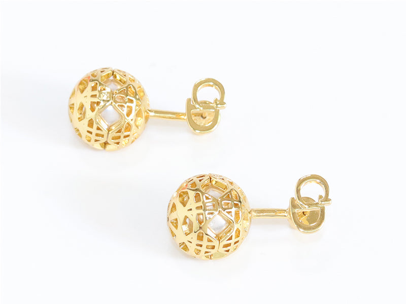 CD mesh ball drops