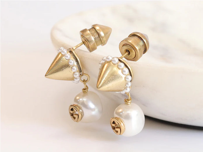 Small pearl drops with double G alphabets