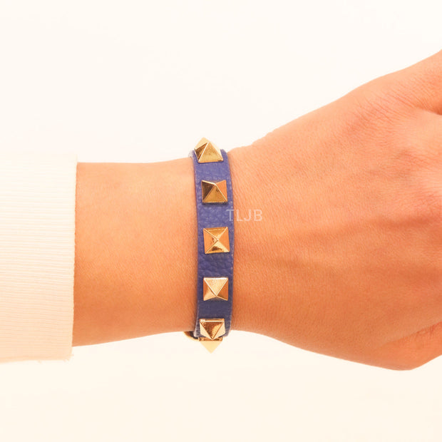Alphabet V rockstud blue bracelet