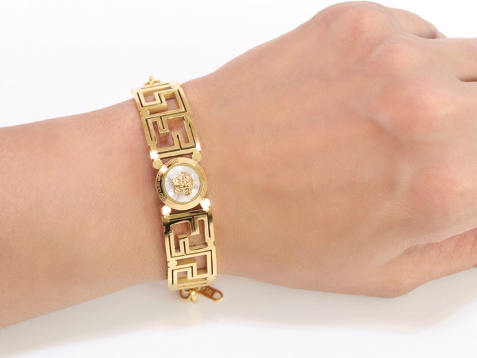 Alphabet V and Medusa Bracelet with chain in gold finish