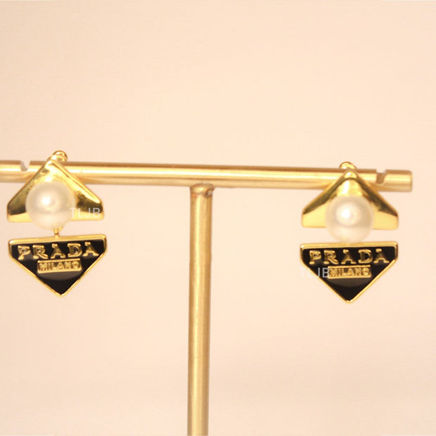 Alphabet P black triangle Studs