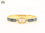 Alphabet H seek bracelet with black print