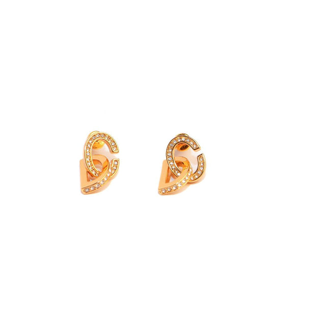 Alphabet D drop earrings in gold