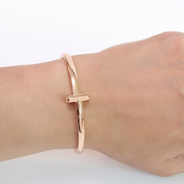 Alphabet T bracelet in rose gold