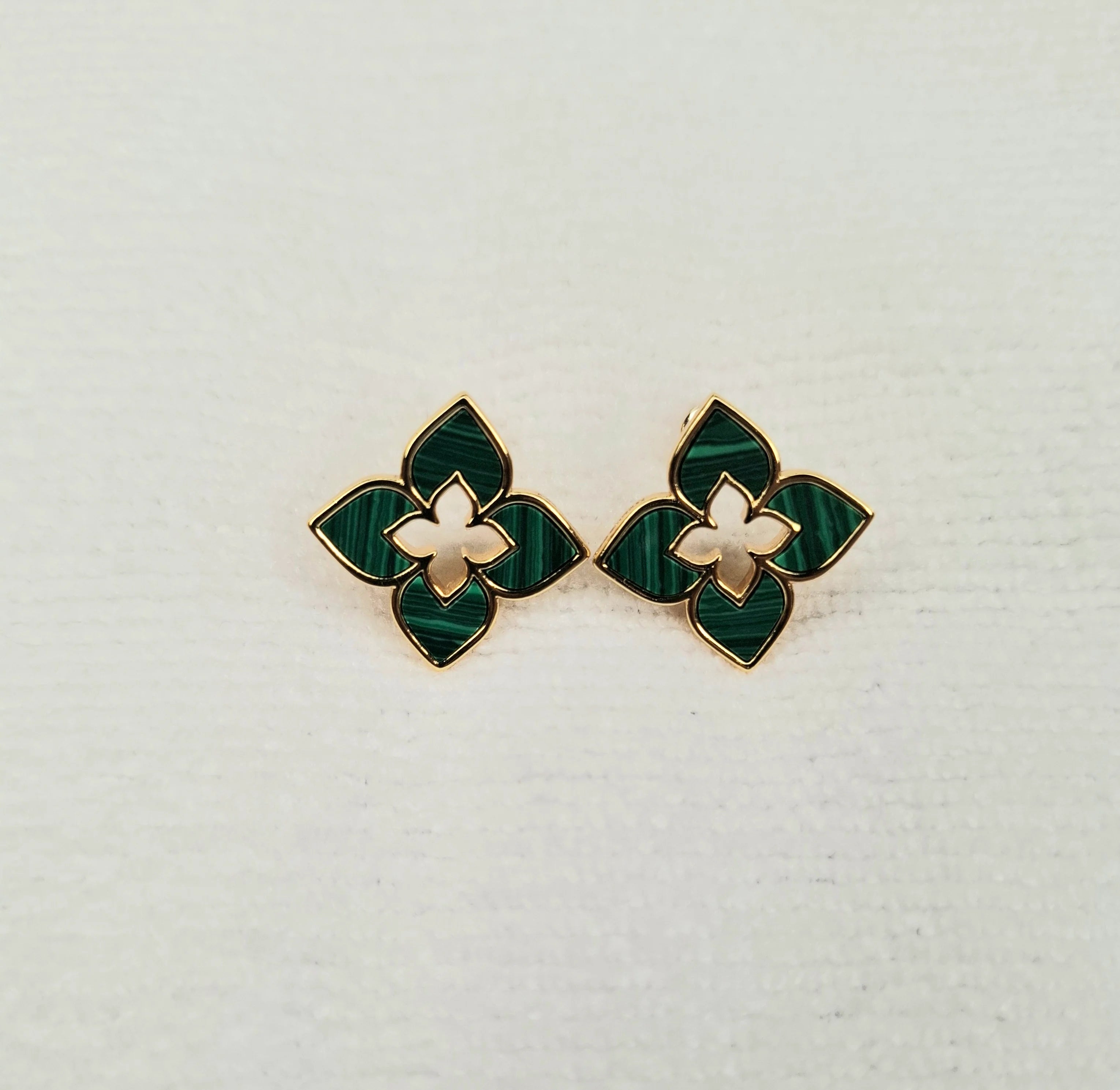 Alphabet RC Gold Plated green Clover Plain Stud Earring