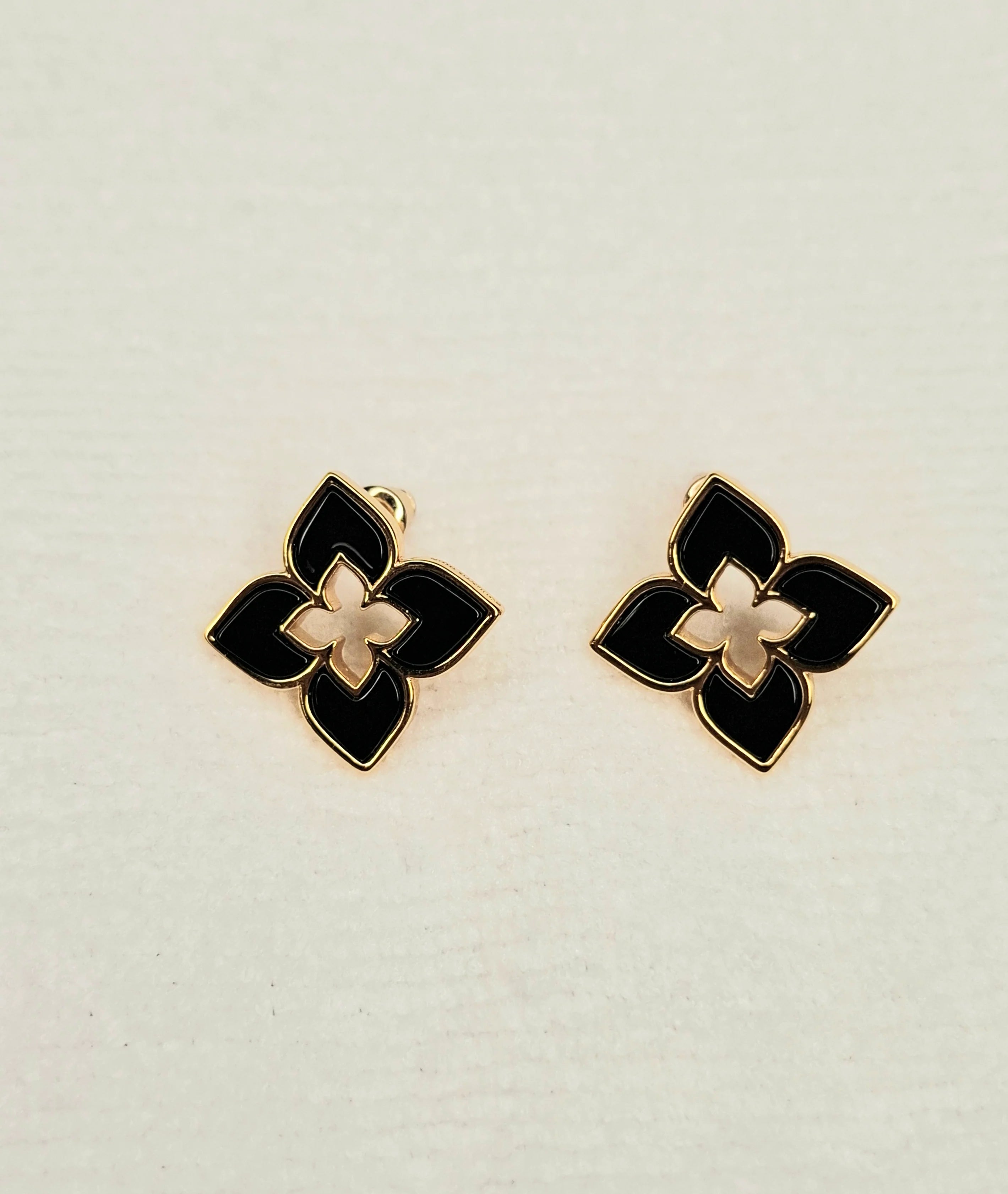 Alphabet RC Gold Plated Black Clover Plain Stud Earring