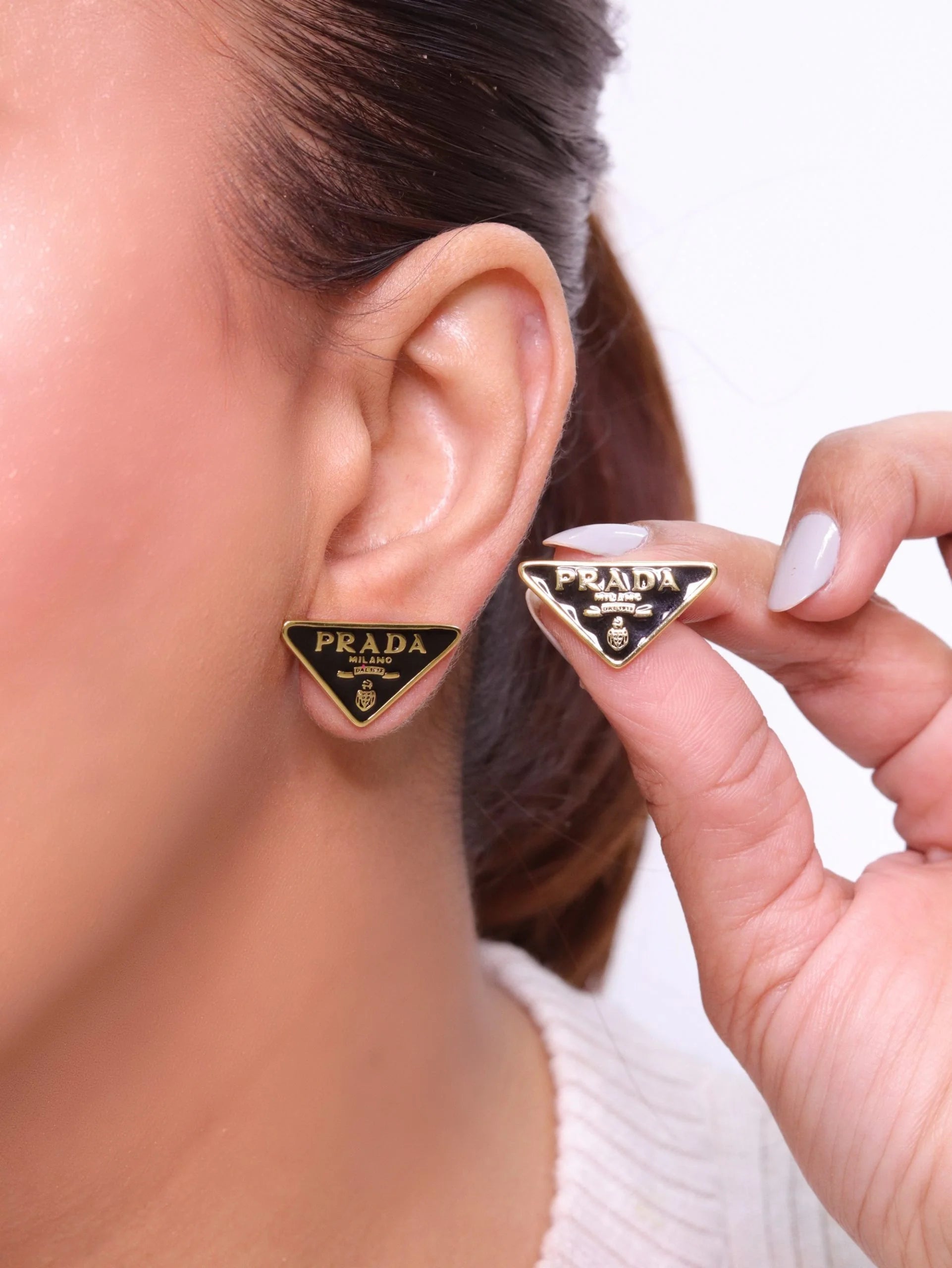 Alphabet P Black & gold enamel studs