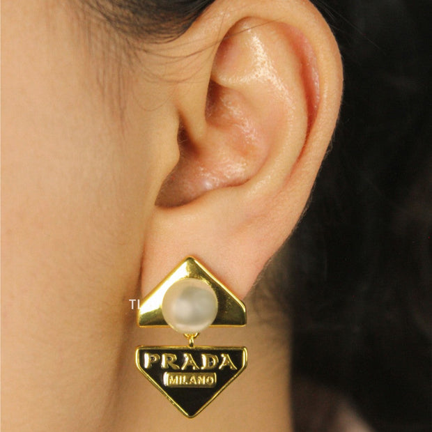 Alphabet P black triangle Studs