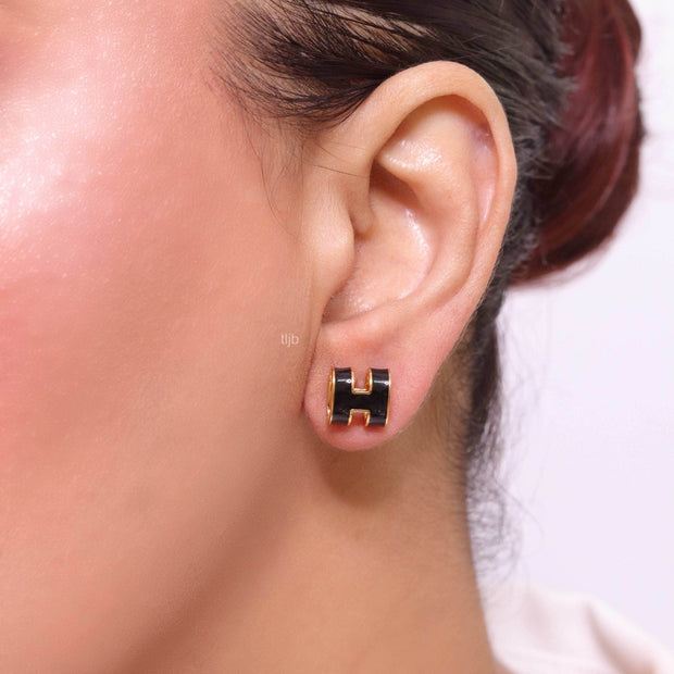 Alphabet H black studs in gold finish