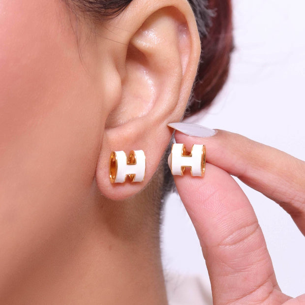 Alphabet H white studs in gold finish