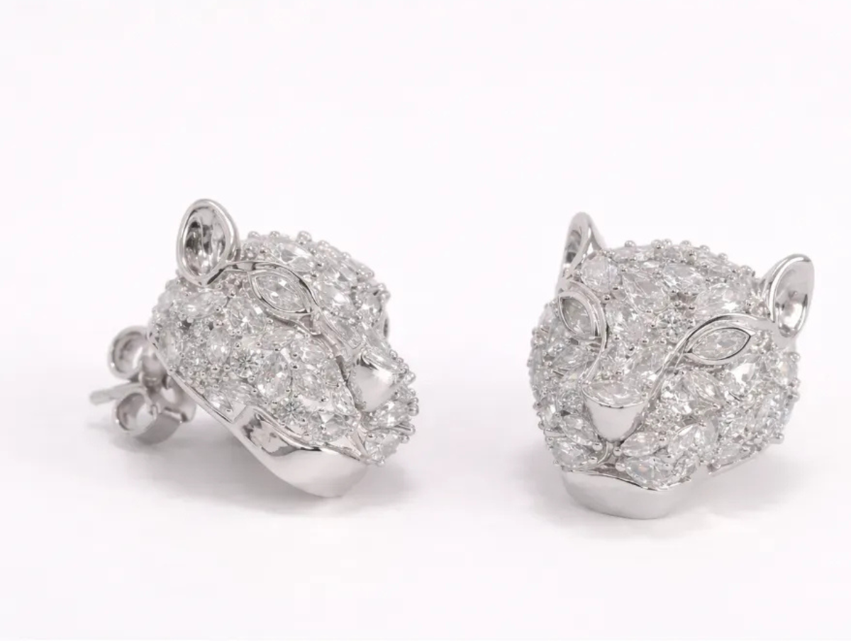 Panther head stud earrings in platinum plating and cz
