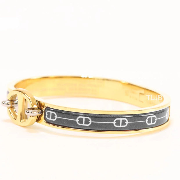 Alphabet H seek bracelet with black print