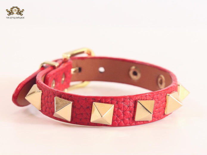 Alphabet V rockstud red bracelet