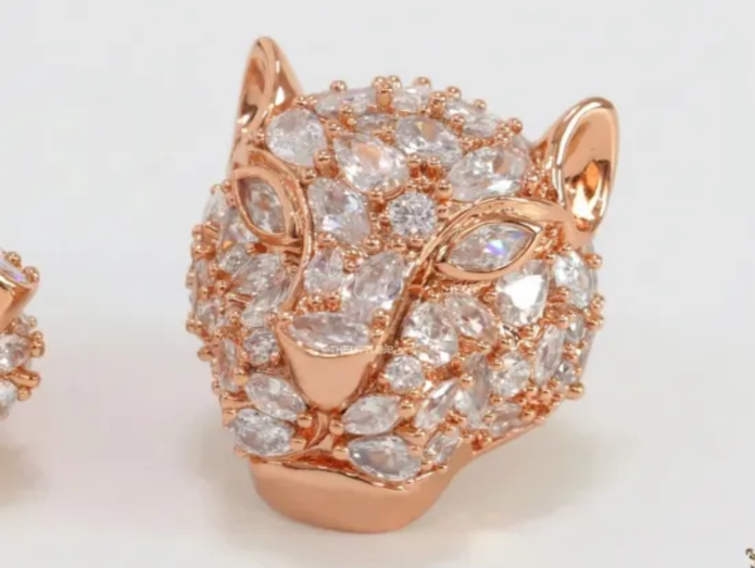 Panther head stud earrings in rose gold plating and cz