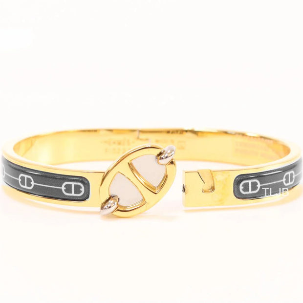 Alphabet H seek bracelet with black print