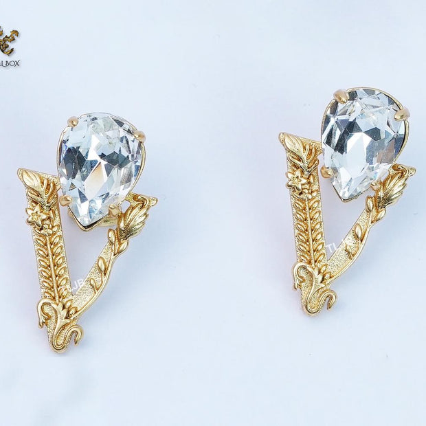 Alphabet V with drop cz studs 30mm