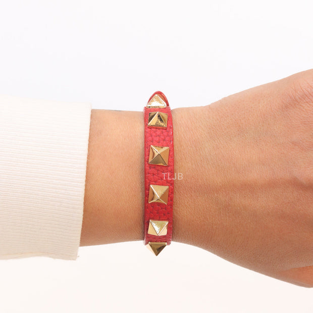 Alphabet V rockstud red bracelet