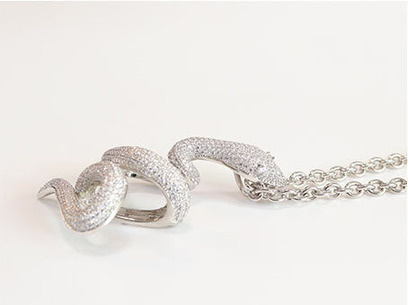 Platinum snake body pendant
