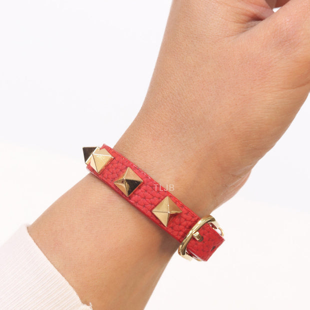 Alphabet V rockstud red bracelet