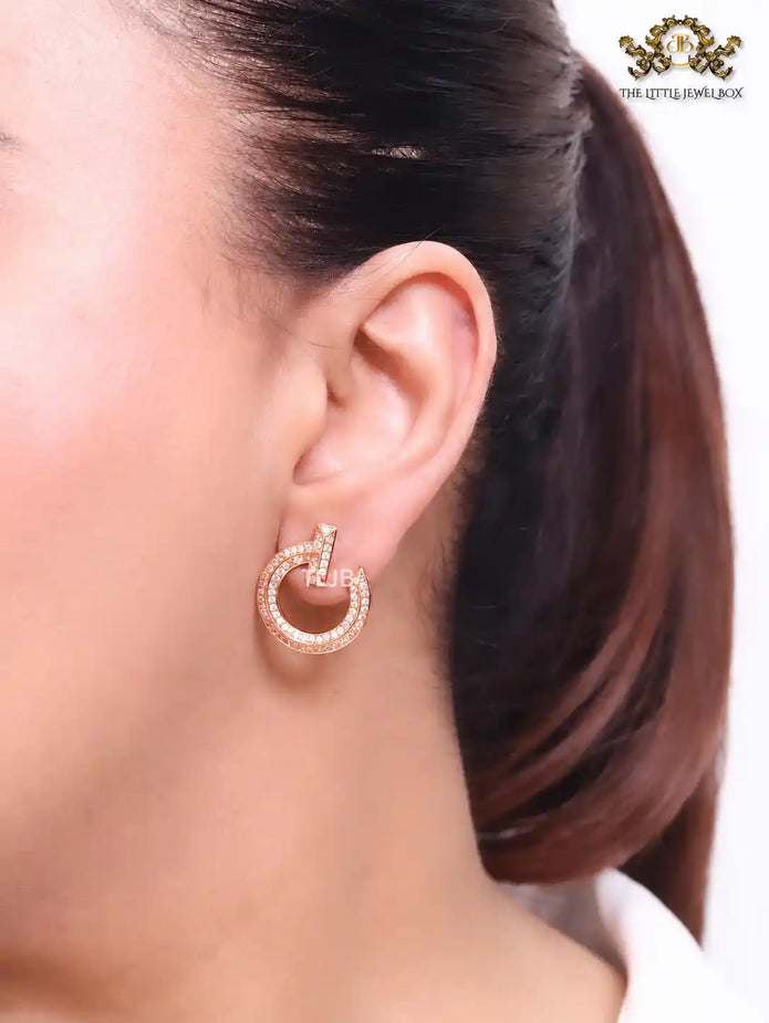 Alphabet T round rose gold studs