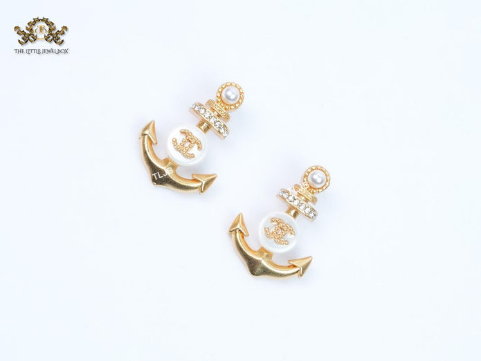 Double C anchor detailed earrings