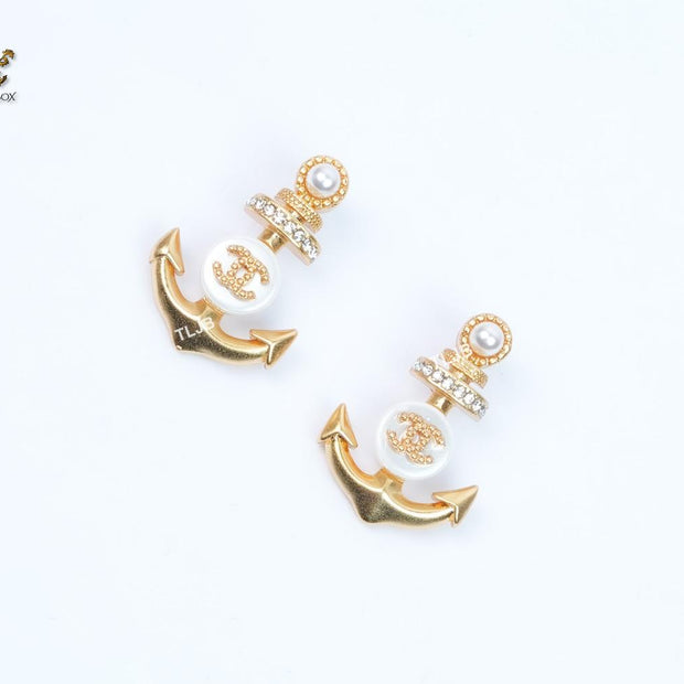 Double C anchor detailed earrings
