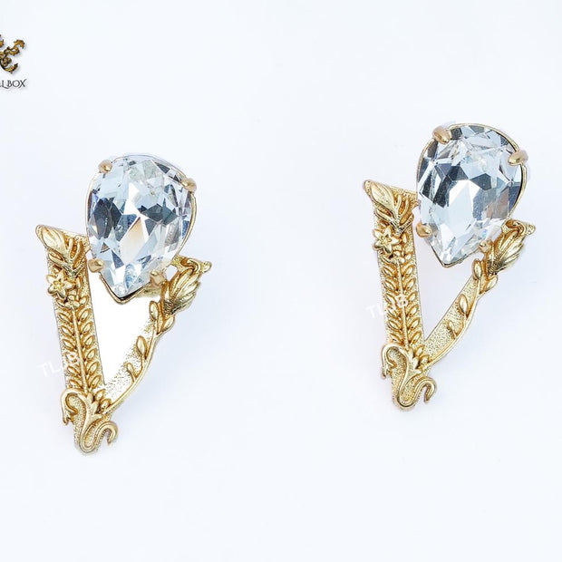Alphabet V with drop cz studs 30mm