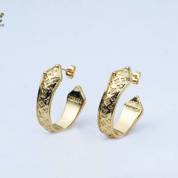 Alphabet L & V embossed hoops
