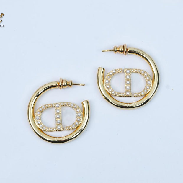 Alphabet CD pearl and gold small hoops 28mm