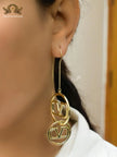 Alphabet V double ring and chain gold earrings