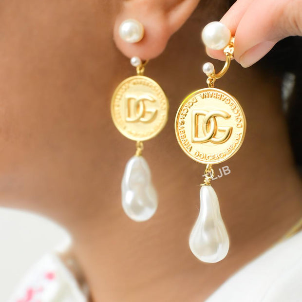 Alphabet D & G gold coin danglers