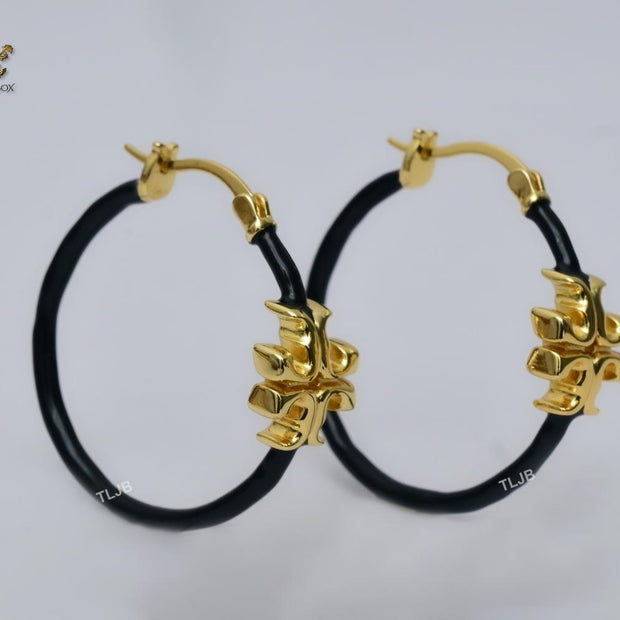 Alphabet T gold and black enamel hoops
