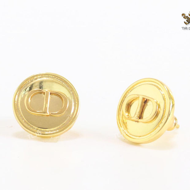 Alphabet CD small gold studs