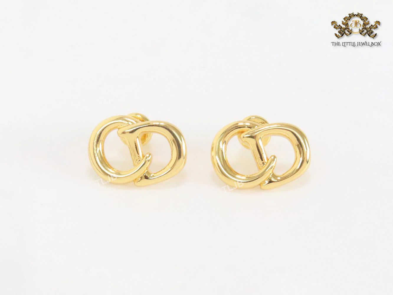 Alphabet CD twisted small gold studs