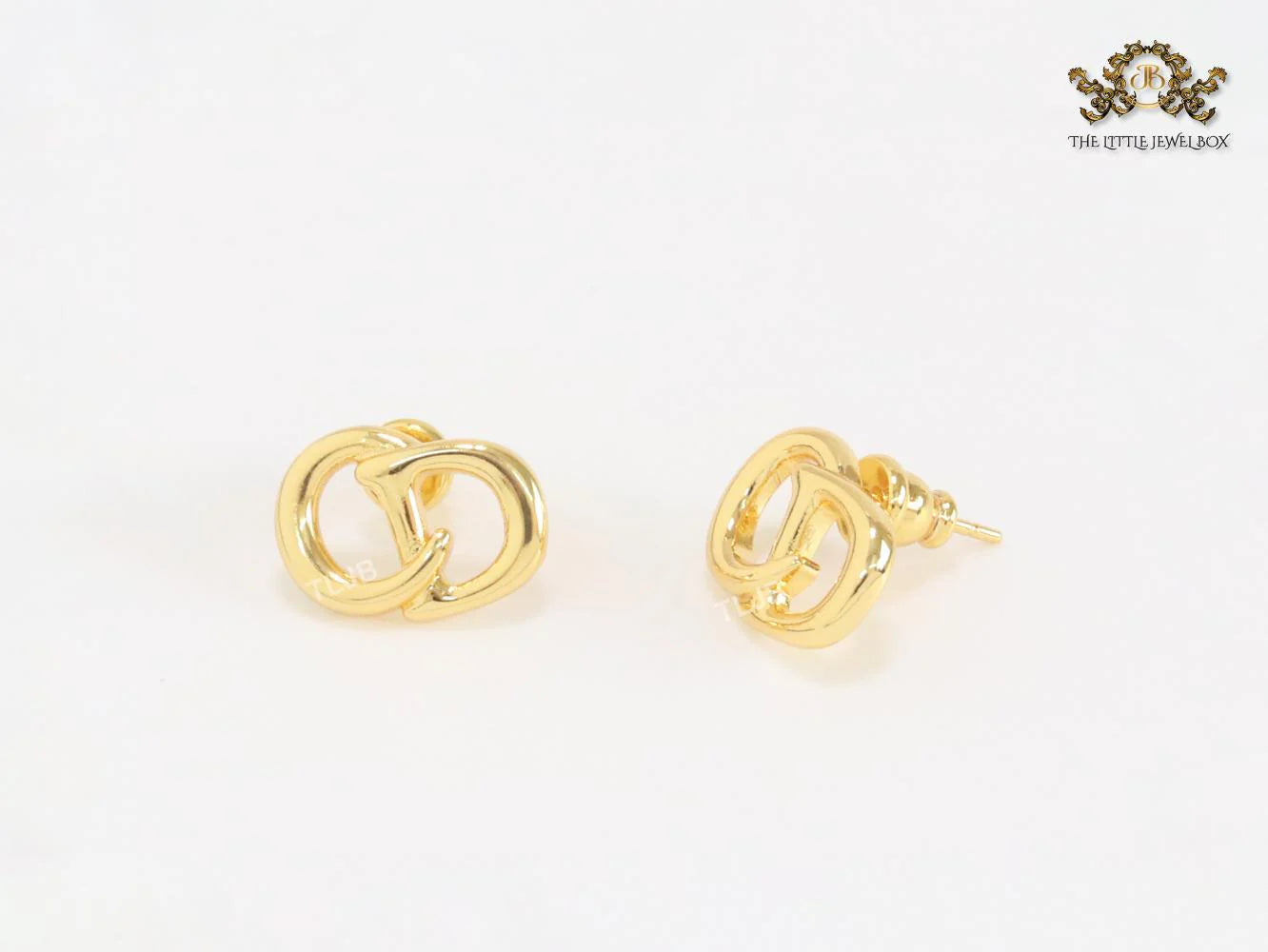 Alphabet CD twisted small gold studs