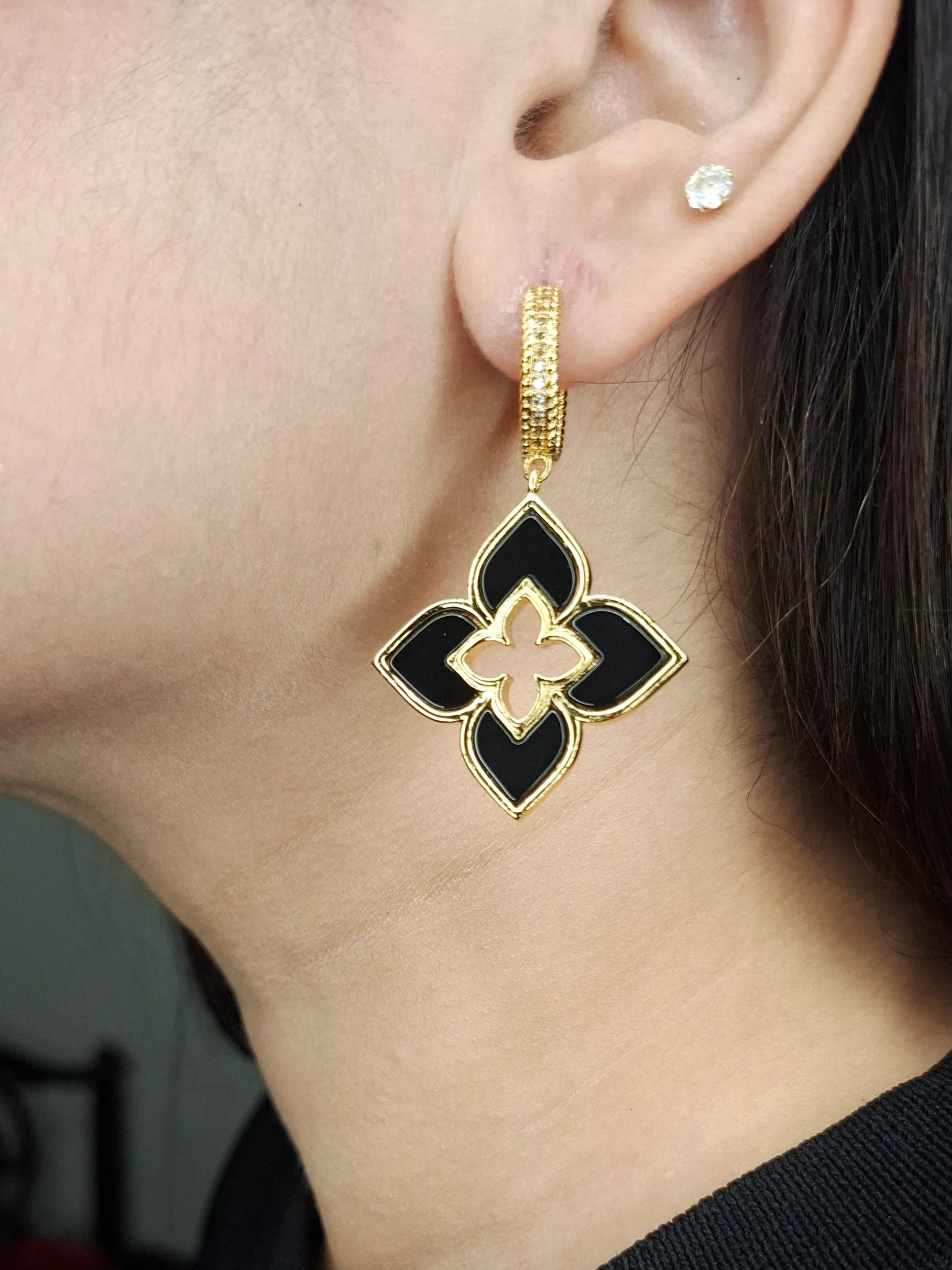 Alphabet RC Gold Plated Black Plain Clover Drop Earring