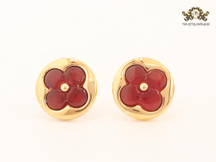 Red onyx and gold studs