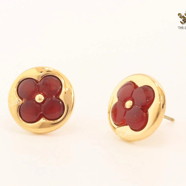 Red onyx and gold studs