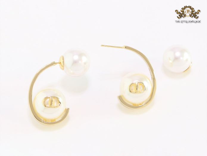 Alphabet C and D pearl and gold dangles