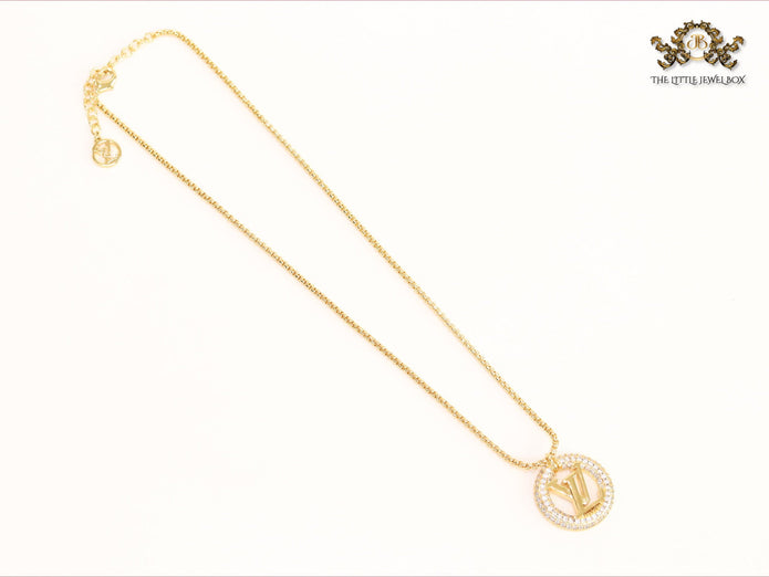 Alphabet L in CZ ring gold Chain