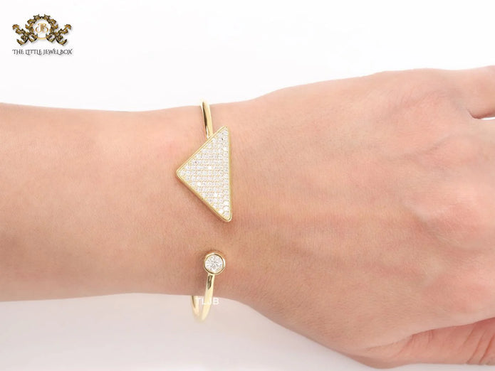 Alphabet P cz and gold sleek bracelet