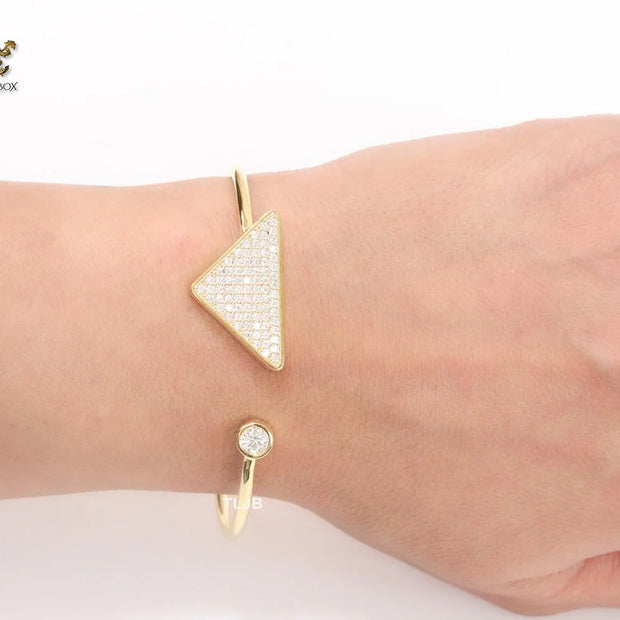 Alphabet P cz and gold sleek bracelet