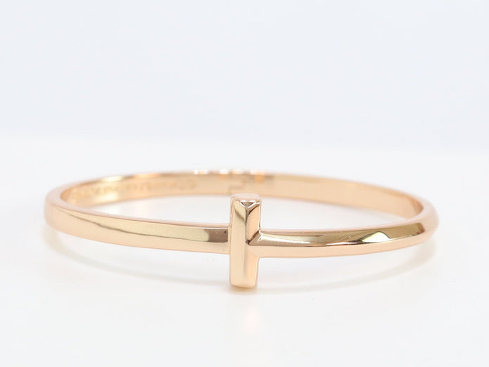 Alphabet T bracelet in rose gold