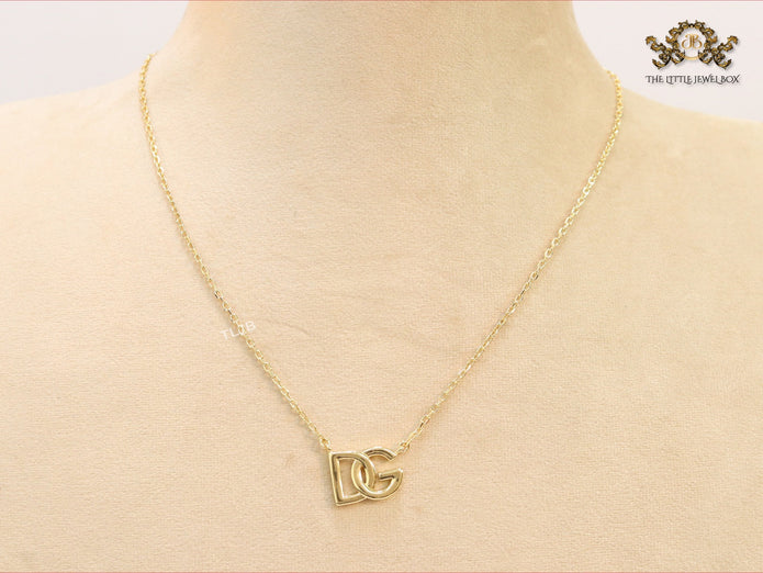 Alphabet D and G gold chain
