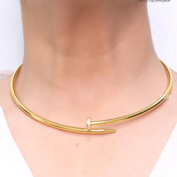Gold screw necklace