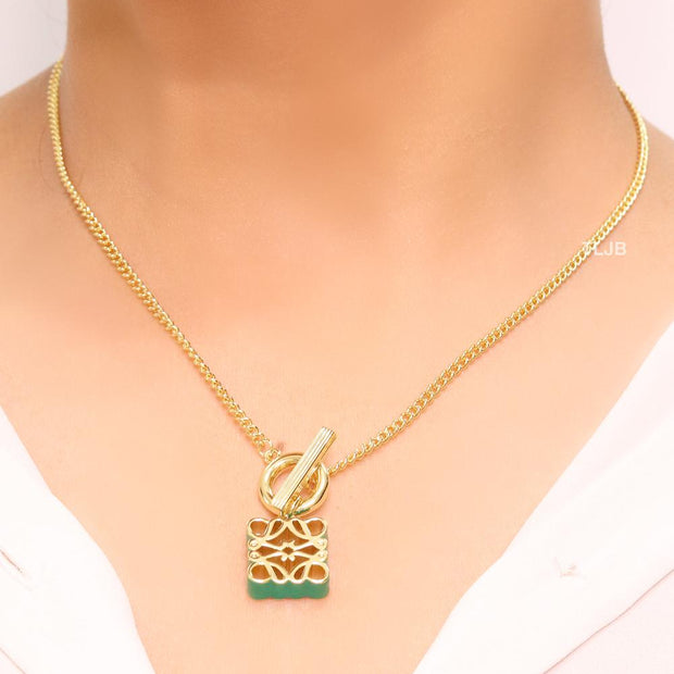 Alphabet L green & gold sleek pendant