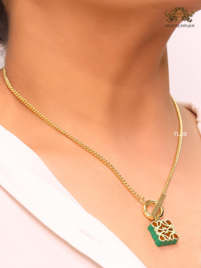 Alphabet L green & gold sleek pendant